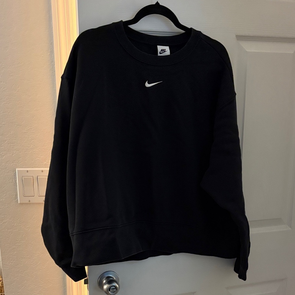 Nike Black Crewneck Sweatshirt
